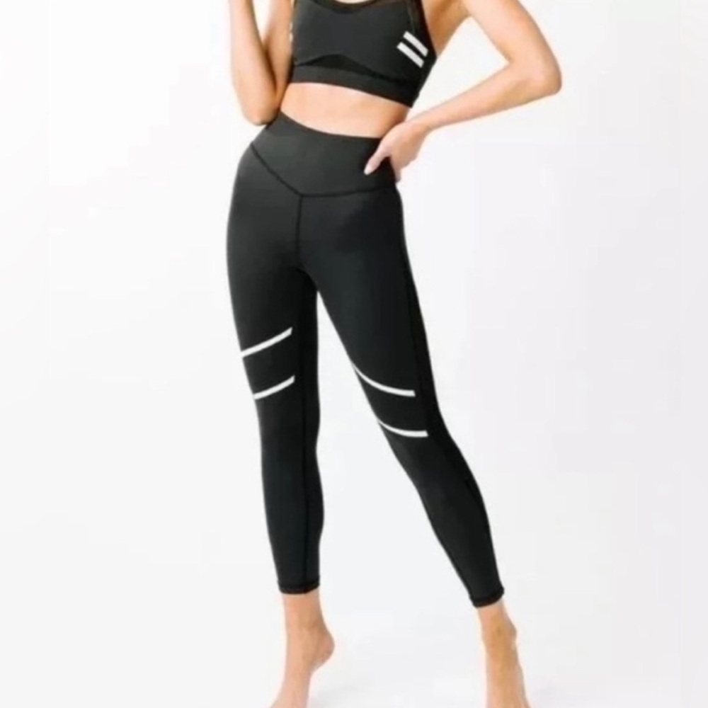 Zyia Black Reflective Light n Tight Hi-Rise 7/8 24" RC Leggings sz 8-10